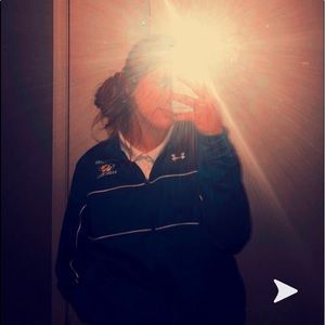 Meet your Posher, Olivia